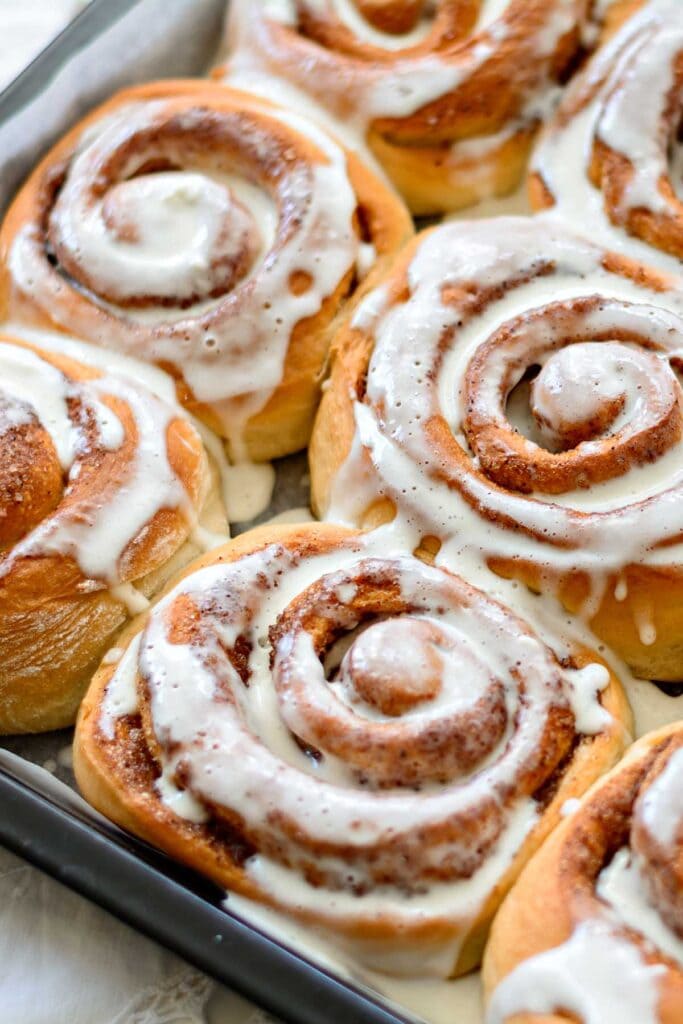 vegan cinnamon roll scones.