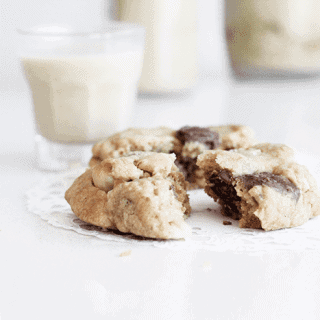 Choc Chunk Cookies & Pistachio Date Milk | MyWIfeMakes.com