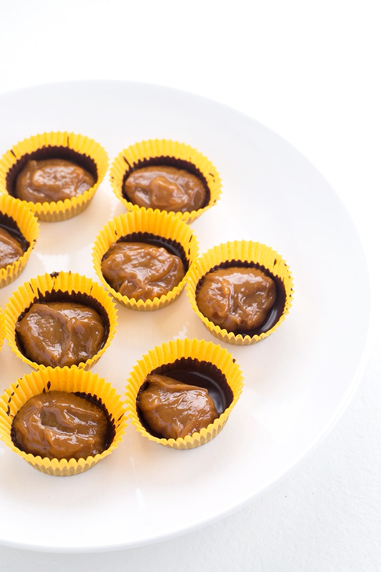 Vegan Caramel Peanut Butter Cups - 5 ingredients, dairy free, insane amounts of moreish and I guarantee you won't stop at just one. #vegan #peanut #butter #cups #healthy #delicious #foodporn #candy #chocolate #glutenfree #dairyfree