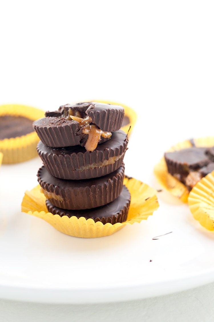 Vegan Caramel Peanut Butter Cups - 5 ingredients, dairy free, insane amounts of moreish and I guarantee you won't stop at just one. #vegan #peanut #butter #cups #healthy #delicious #foodporn #candy #chocolate #glutenfree #dairyfree