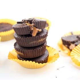 Vegan Caramel Peanut Butter Cups - 5 ingredients, dairy free, insane amounts of moreish and I guarantee you won't stop at just one. #vegan #peanut #butter #cups #healthy #delicious #foodporn #candy #chocolate #glutenfree #dairyfree