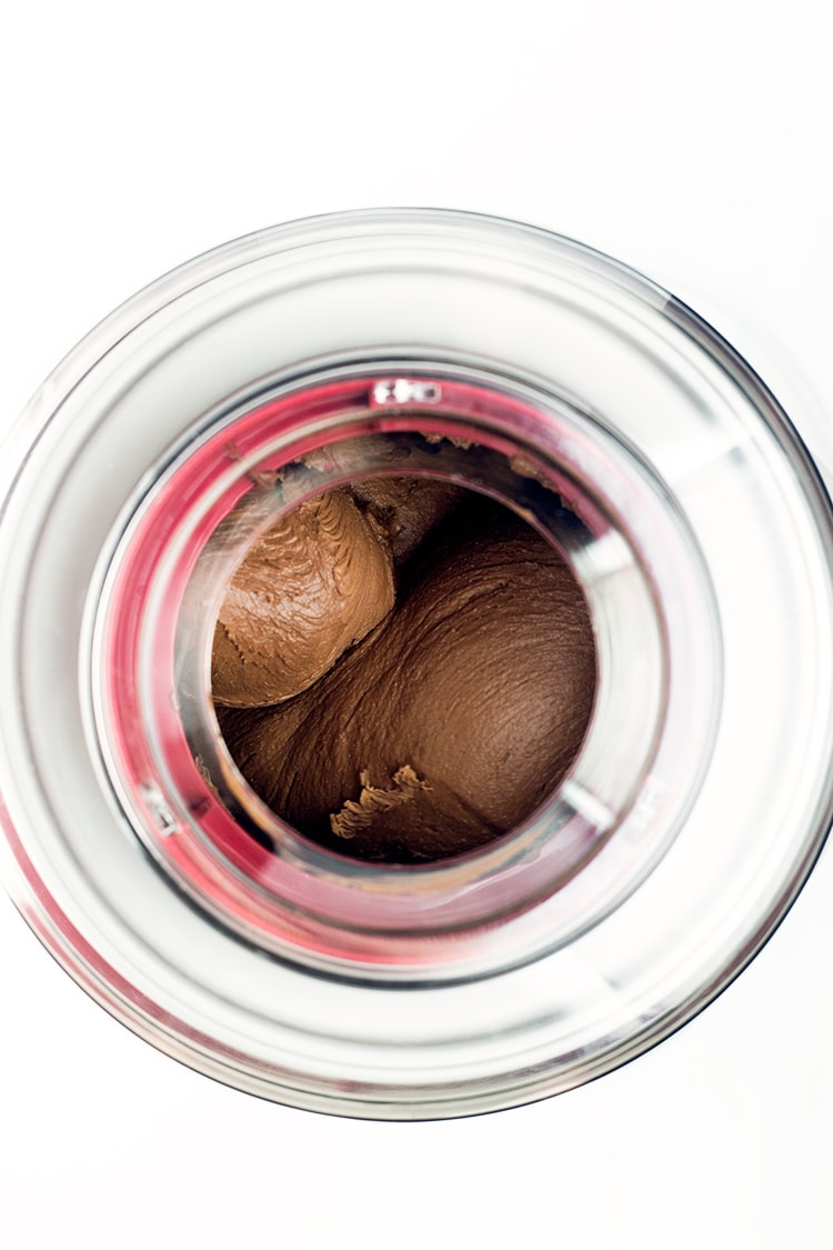 Creamiest Vegan Chocolate Ice Cream - homemade, ultra creamy and scoopable chocolate ice cream made with cashews and coconut milk. Vegan and Gluten Free. #vegan #glutenfree #chocolate #icecream #foodporn #veganfood