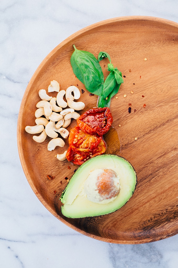 Avocado and Sundried Tomato Pesto Pasta #healthy #raw #simple #vegan #recipe #basil #pesto