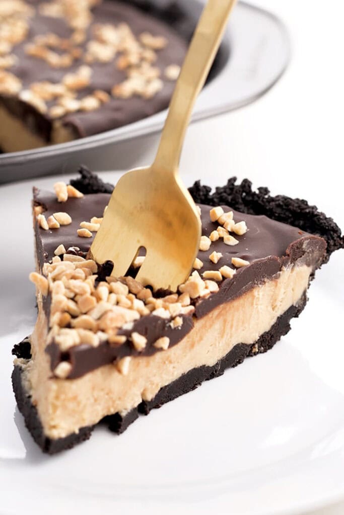 peanut butter oreo pie.