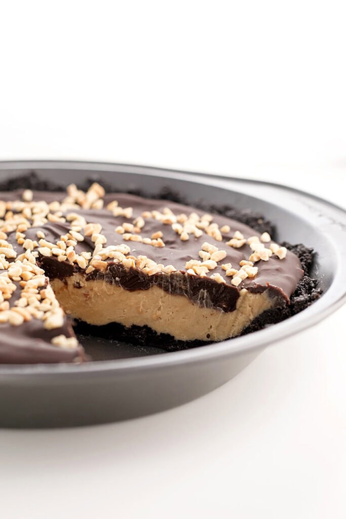 vegan oreo peanut butter pie.