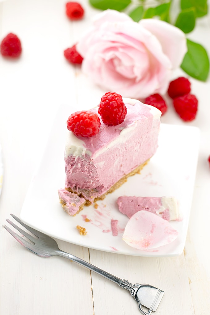 Vegan Raspberry White Chocolate Cake - a cool, creamy, fruity cake flavored with Cocoa Butter, Vanilla Bean and Raspberries. #raw #vegan #cake #valentines