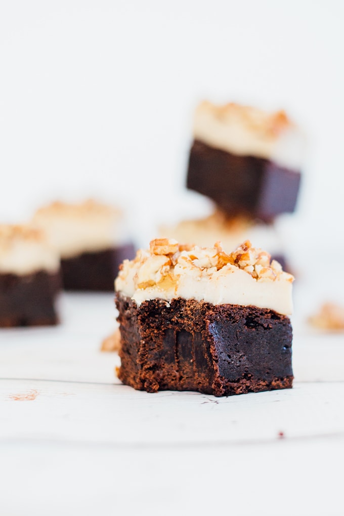 Vegan Cheesecake Brownies with Pecan Praline - Vegan Fudge Brownie, Vanilla Bean Cashew Cheesecake and Pecan Praline Brittle topping. #vegan #brownie #veganbrownie #cheesecake #cheesecakebrownies #delicious #chocolate