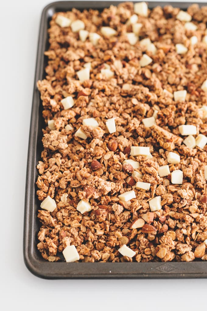 Delicious Vegan Chai Spiced Granola, a Healthy and Delicious Morning Cereal Treat. #vegan #cereal #snack #granola #chai #spiced #oats #oatmeal #almonds #healthy #simple