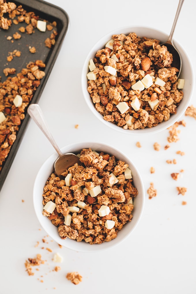 Delicious Vegan Chai Spiced Granola, a Healthy and Delicious Morning Cereal Treat. #vegan #cereal #snack #granola #chai #spiced #oats #oatmeal #almonds #healthy #simple