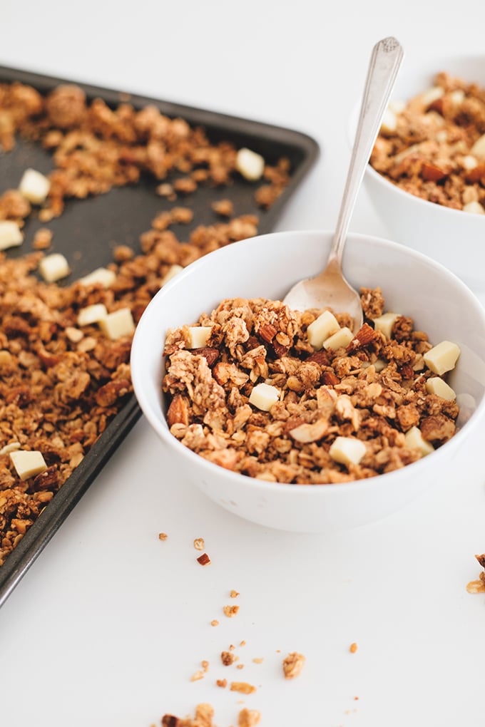 Delicious Vegan Chai Spiced Granola, a Healthy and Delicious Morning Cereal Treat. #vegan #cereal #snack #granola #chai #spiced #oats #oatmeal #almonds #healthy #simple