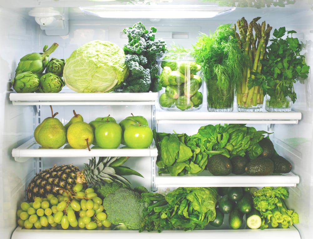 Tired of throwing your rotten groceries out? In this article, we have a look at how proper food storage can save both your groceries and bank account! #storage #foodstorage #foodwaste #zerowaste #foodhandling #groceries #savingmoney #veganfood