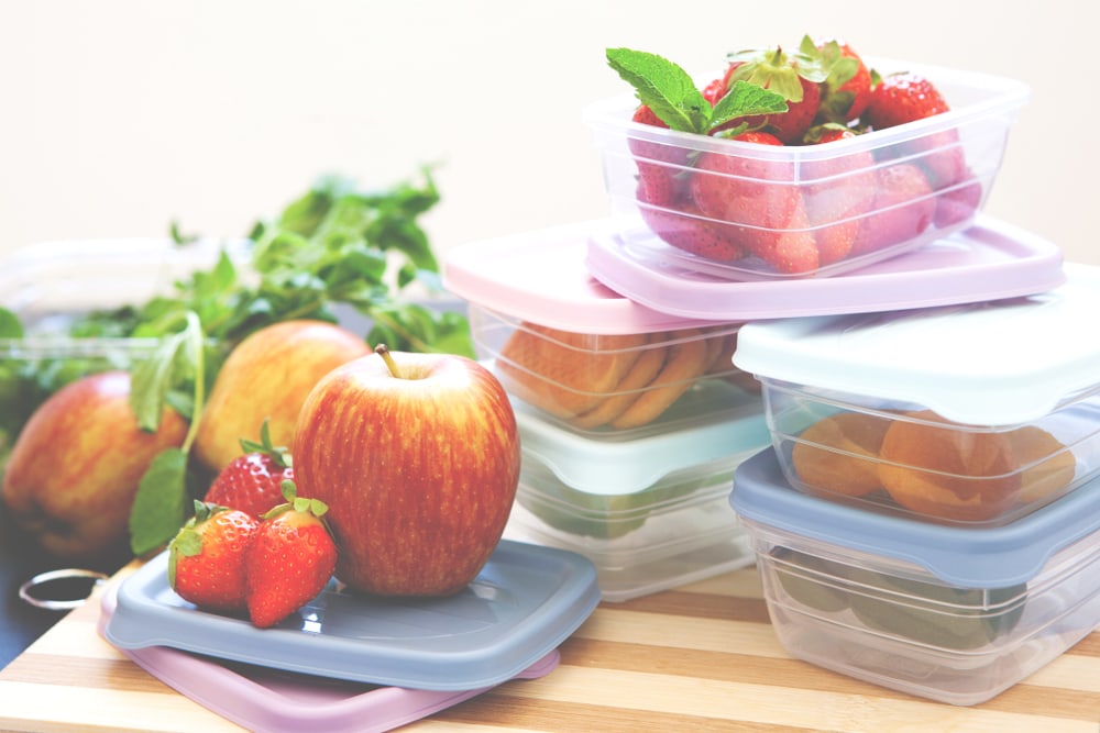 Tired of throwing your rotten groceries out? In this article, we have a look at how proper food storage can save both your groceries and bank account! #storage #foodstorage #foodwaste #zerowaste #foodhandling #groceries #savingmoney #veganfood