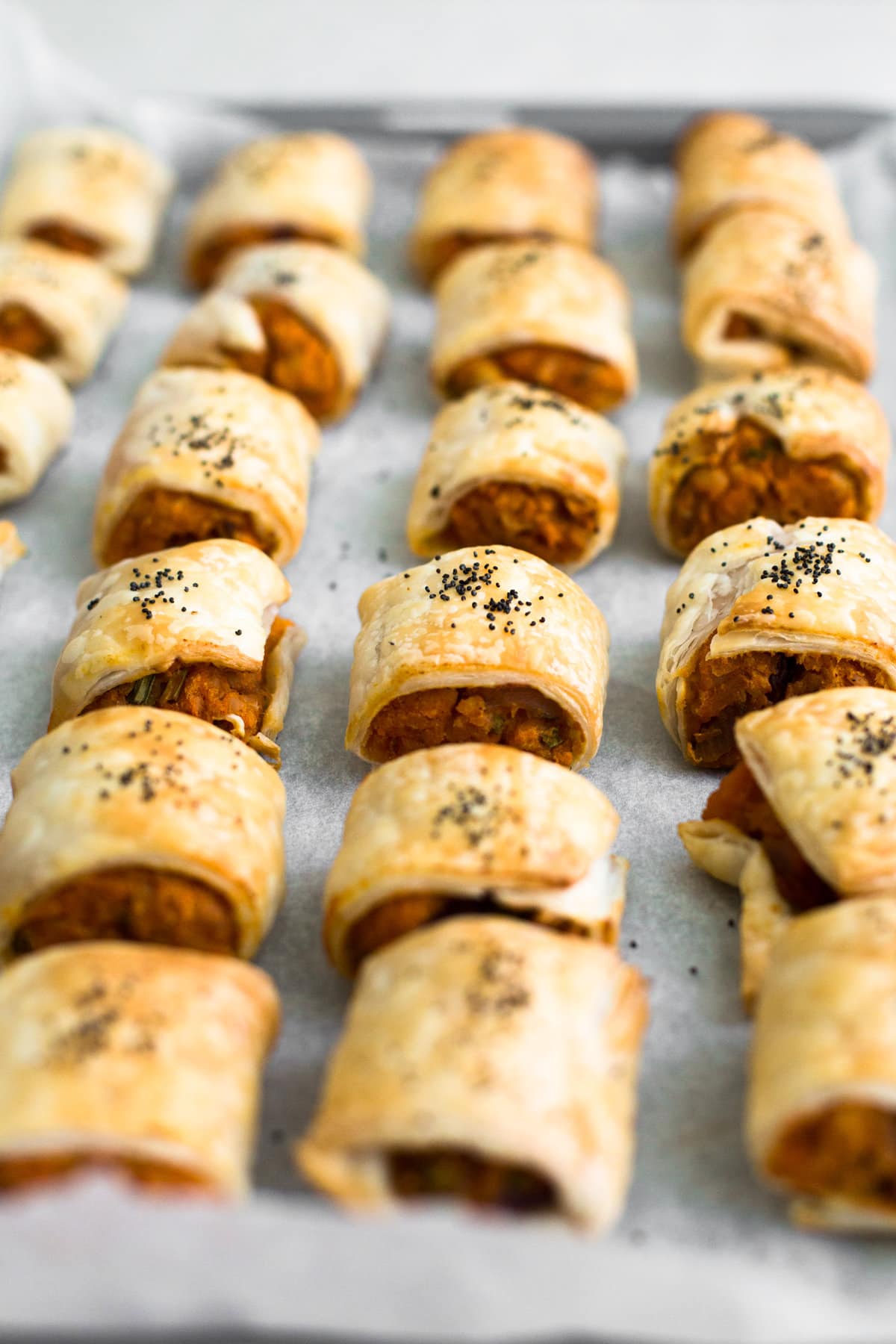 Delicious Vegan Sweet Potato Sausage Rolls with Chickpeas, Gochujang, Coriander and delicious Puff Pastry. Vegan and Ready in under an Hour. #sausagerolls #vegan #sweetpotato #christmas #snack #party #veganrecipes #simple 