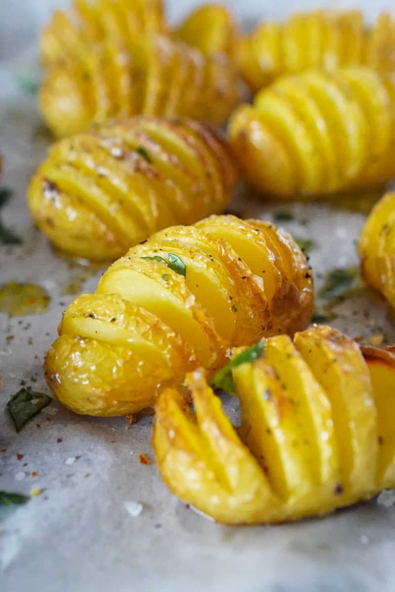 air fryer hasselback potatoes