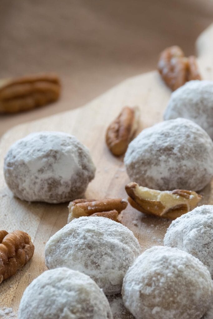 pecan snowball cookies.