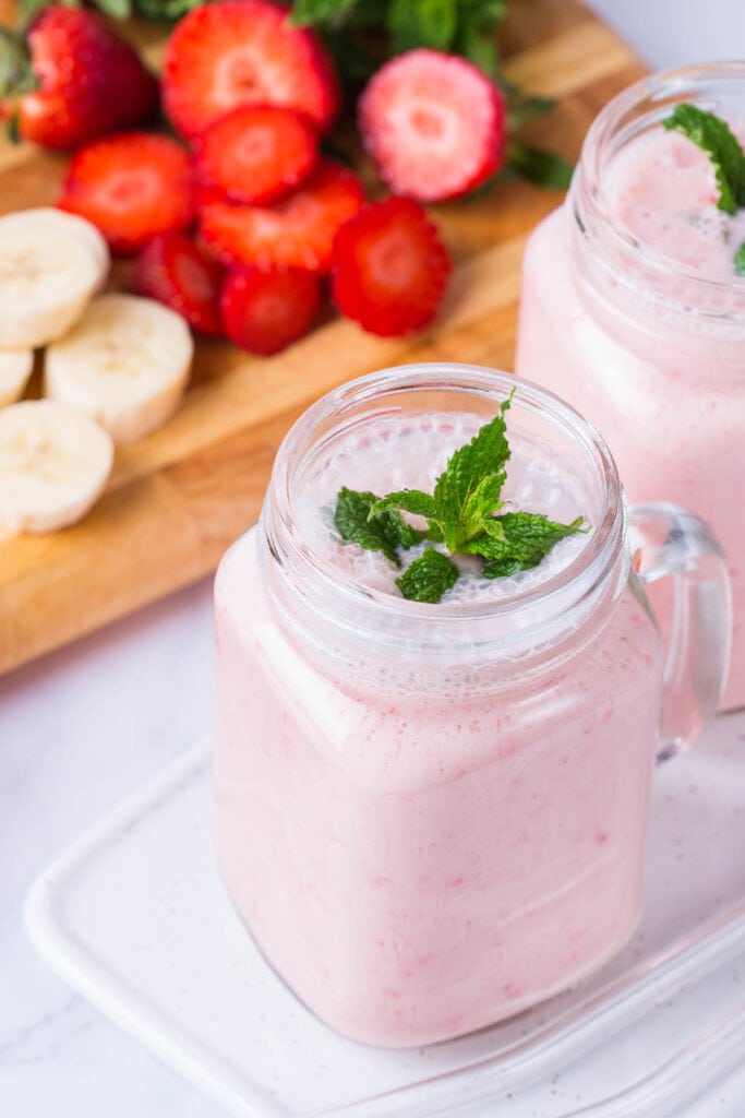 healthy strawberry banana smoothie.